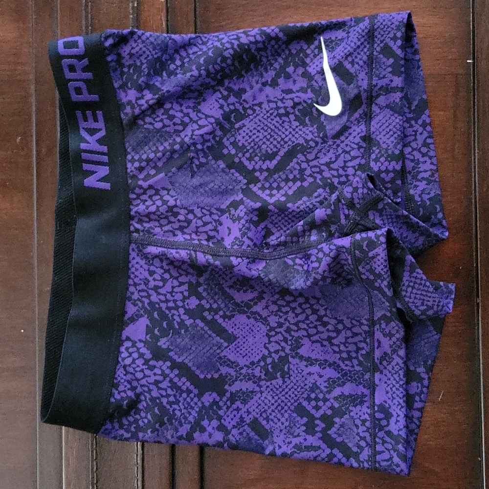 Nike Pro women's dri-fit shorts  2.5"  XS